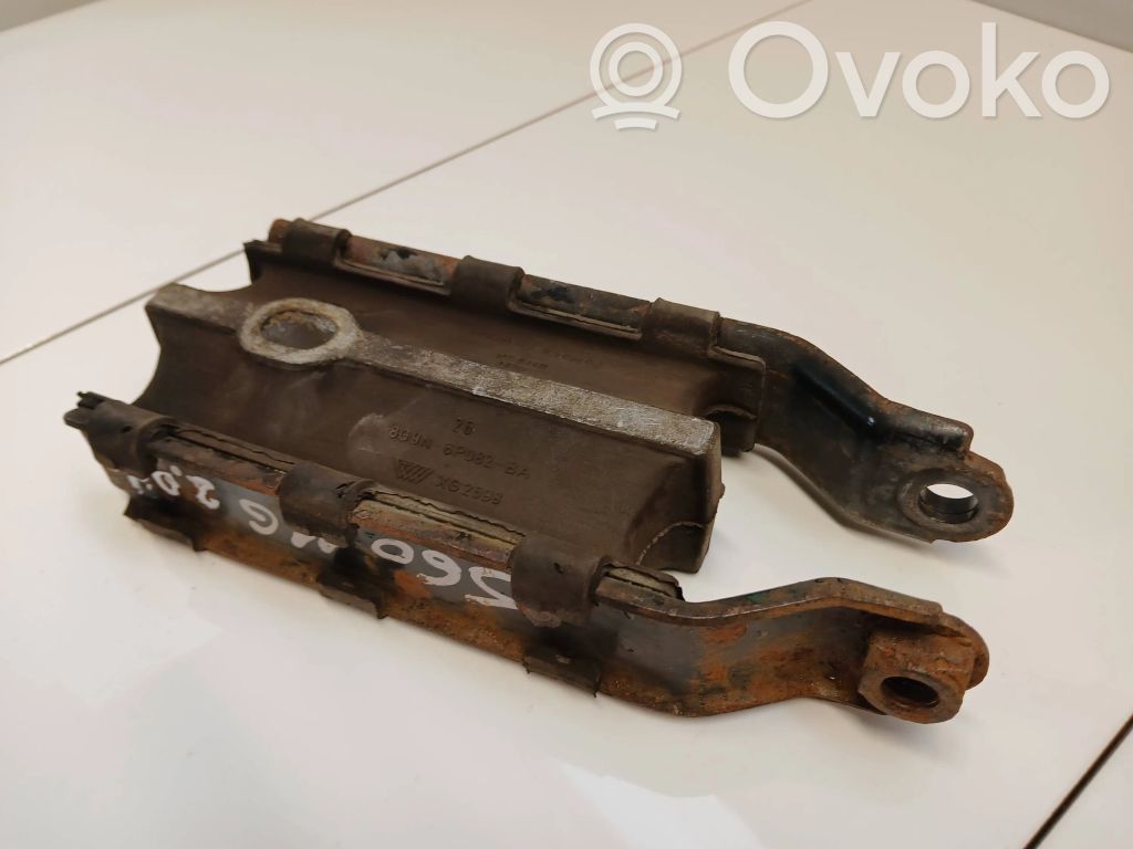 Engine mount bracket   31262935