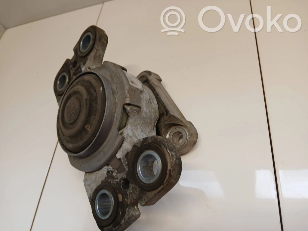 Land Rover Freelander 2 - LR2 Engine mount bracket 