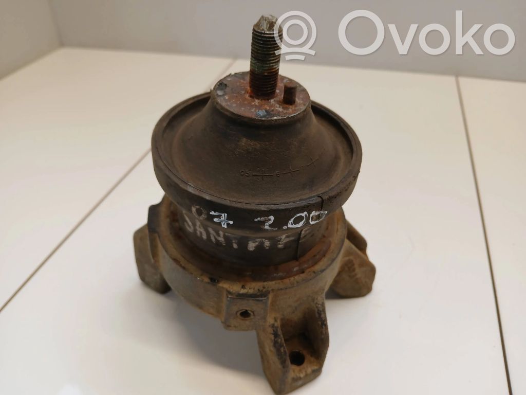 Hyundai Santa Fe Engine mount bracket 