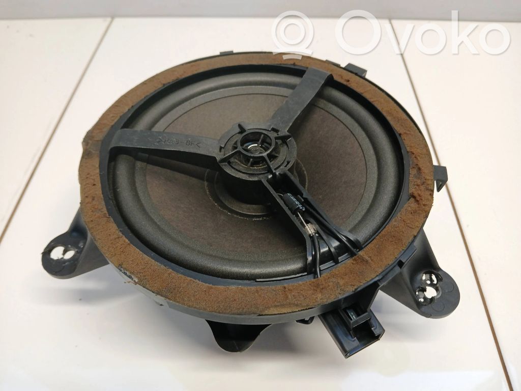 Volvo XC90 High frequency speaker in the rear doors 