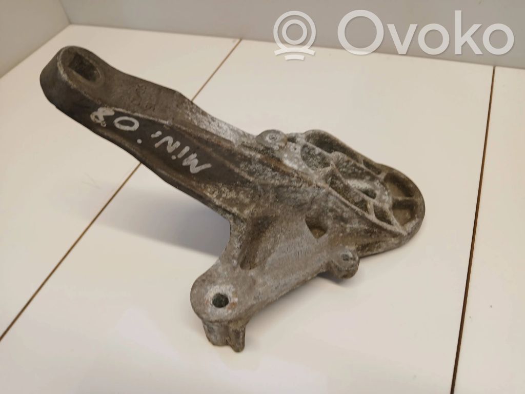 Engine mounting bracket   67871110,6872019
