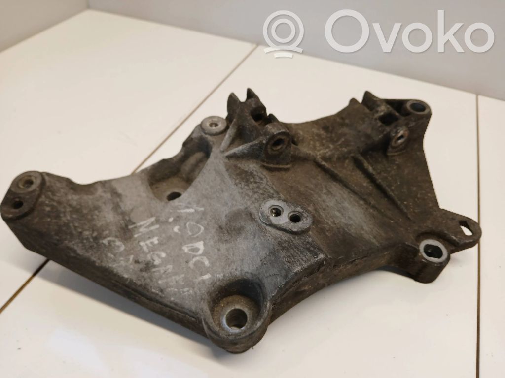 Renault Megane II Variklio tvirtinimo kronšteinas 