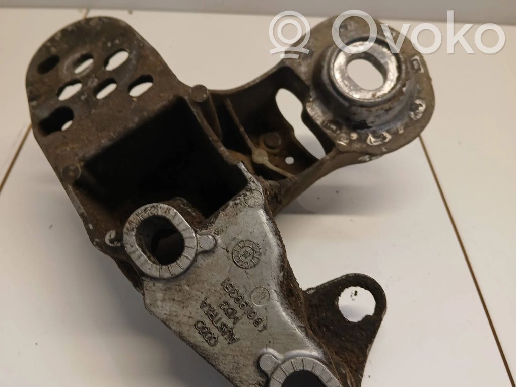 Audi A4 S4 B5 8D Engine mounting bracket 