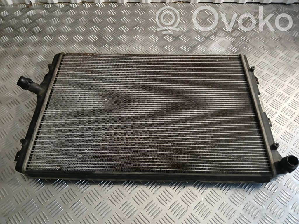 Volkswagen PASSAT B6 Chłodnica 