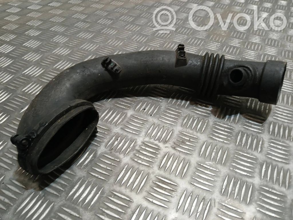 Air intake hose/pipe   7795025