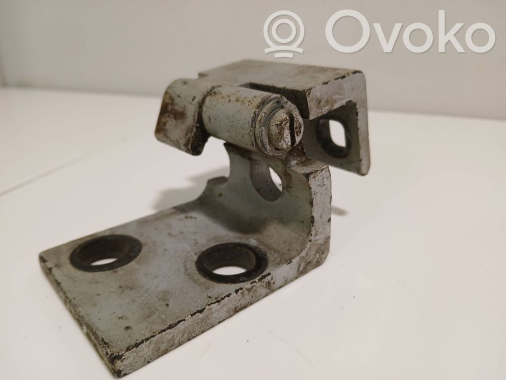 BMW X5 E53 Front door lower hinge 