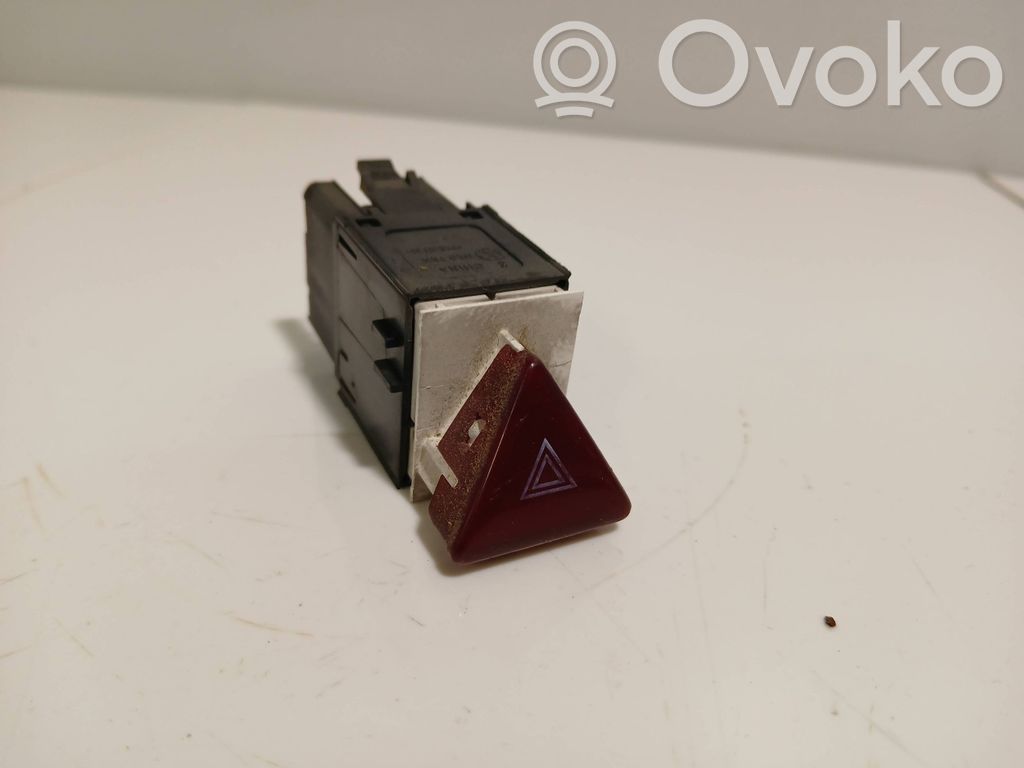 Volkswagen PASSAT B6 Hazard light switch 