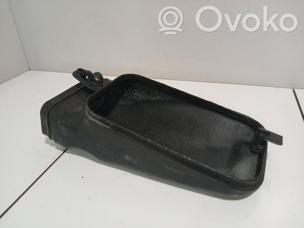 BMW 1 E81 E87 Air intake duct part 