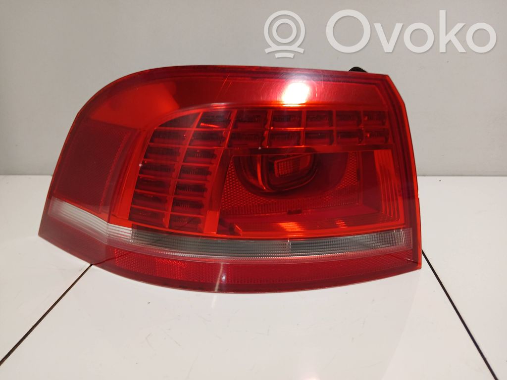 Volkswagen PASSAT B7 Lampa tylna 