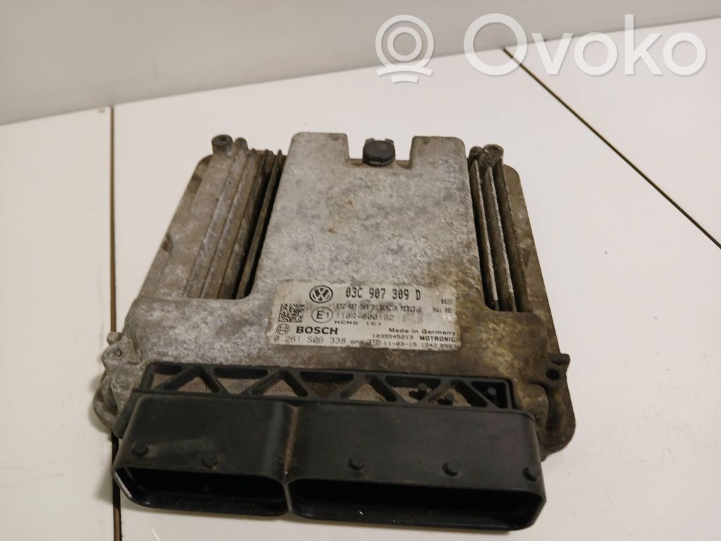 Volkswagen PASSAT B7 Engine control unit/module 