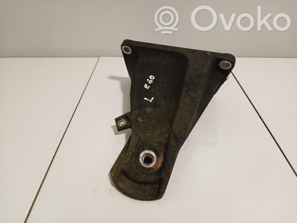 BMW 5 E60 E61 Engine mounting bracket 