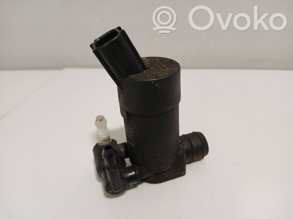 Volvo XC90 Windscreen/windshield washer pump 