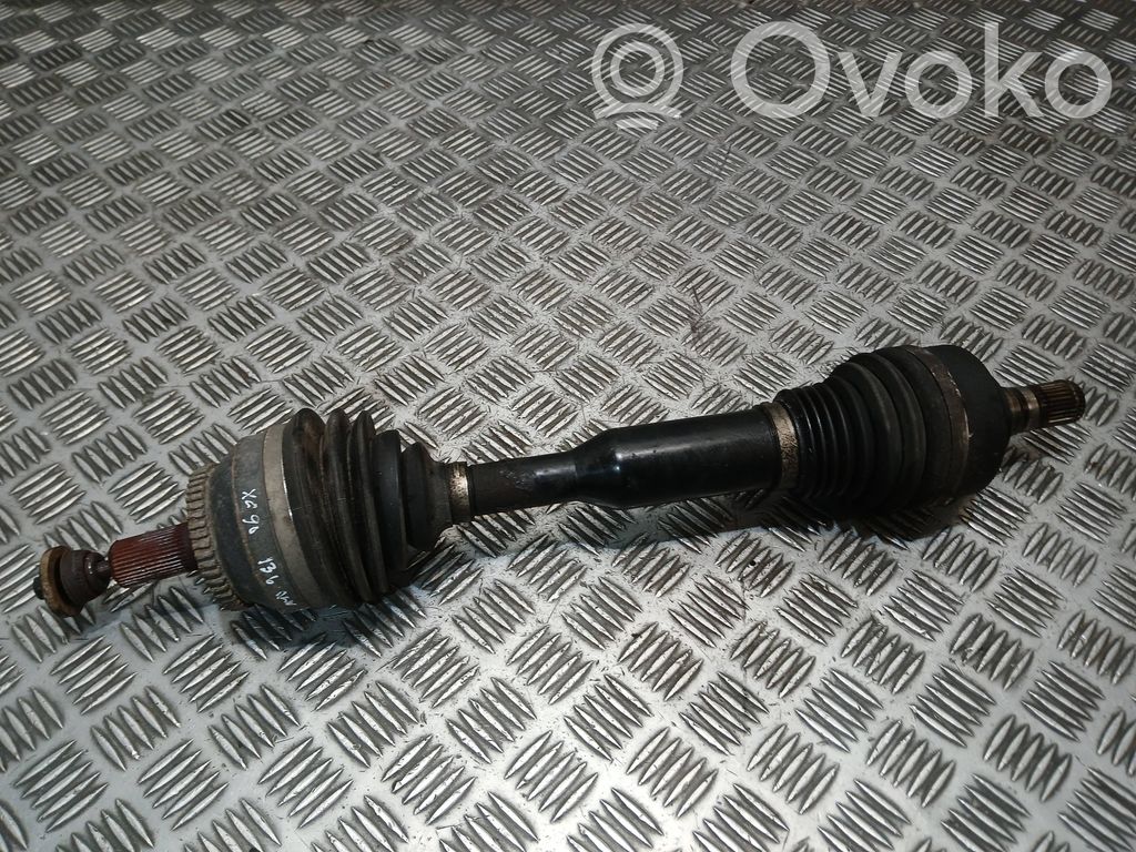 Volvo XC90 Priekinis pusašis 