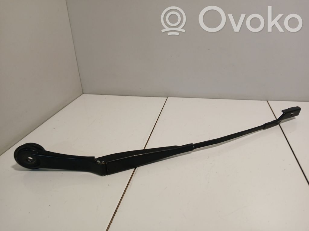 Ford Focus Front wiper blade arm 