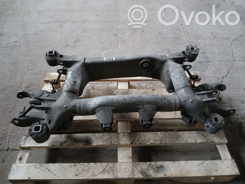 BMW 5 E60 E61 Galinis traversas 