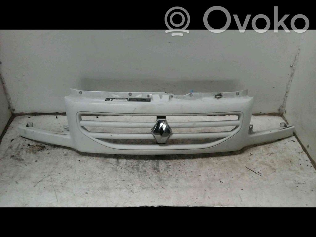 Renault Mascott Front bumper upper radiator grill 