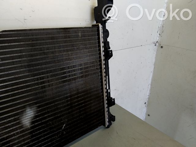 Aušinimo skysčio radiatorius   8200418327,20242190,3847187,VDMS7