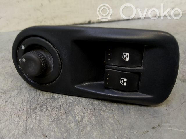Renault Trafic II (X83) Electric window control switch 