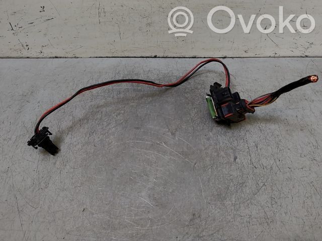 Renault Trafic II (X83) Heater blower motor/fan resistor 