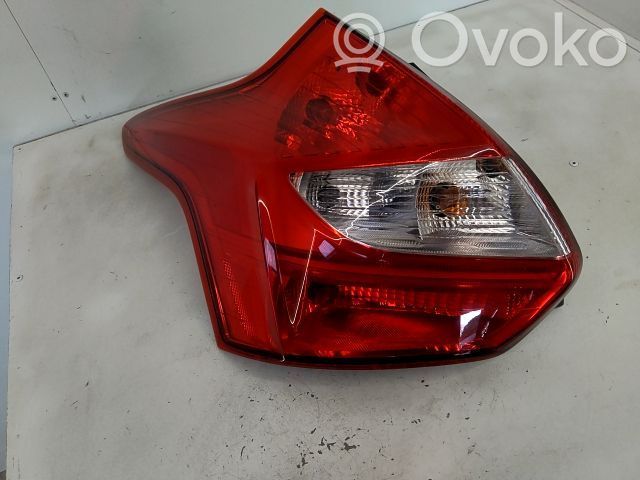 Ford Focus Luz trasera/de freno 