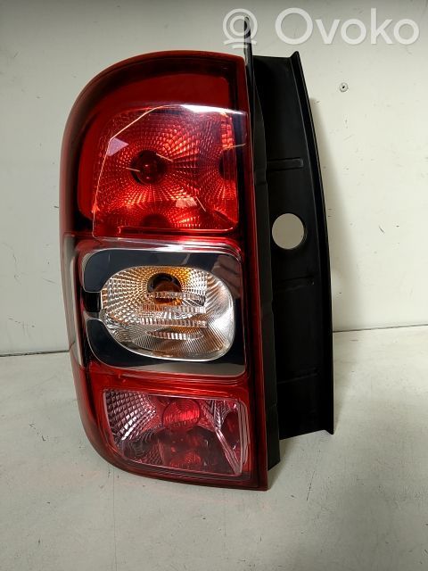 Dacia Duster Lampă spate în caroserie 