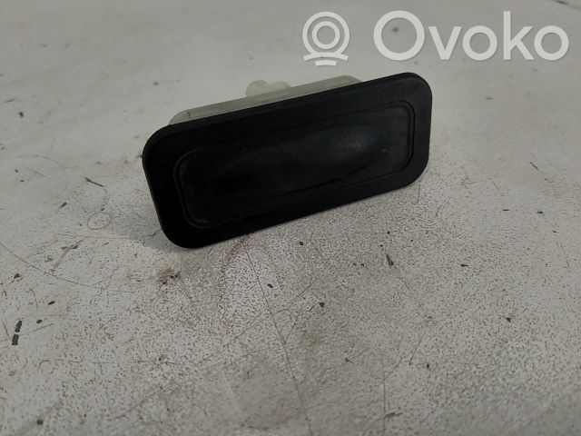 Siłownik zamka tylnej klapy bagażnika   8200385515,18164491,20252552,VDMS7