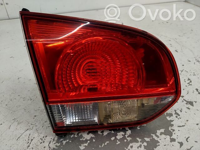 Volkswagen ID.6 Lampy tylnej klapy bagażnika 