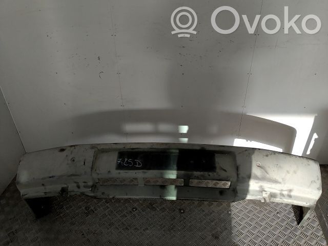 Renault Trafic I Paraurti anteriore 