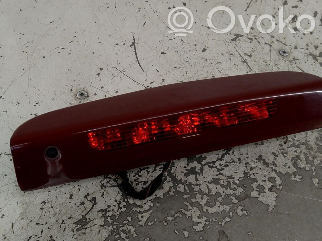 Third/center stoplight   13186347,20252728,23199669,VDMS7