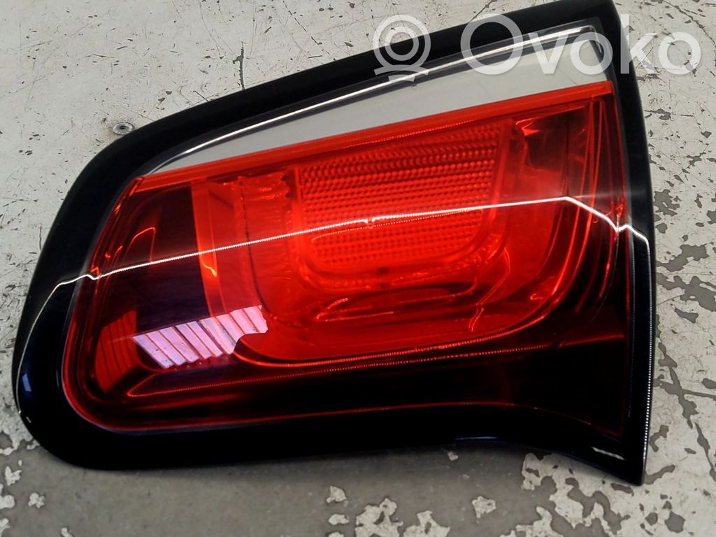 Citroen C3 Aizmugurējais lukturis pārsegā 