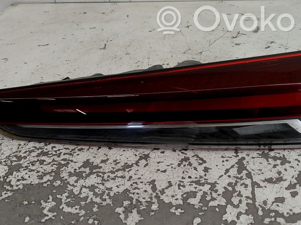 Renault Captur II Lampy tylnej klapy bagażnika 