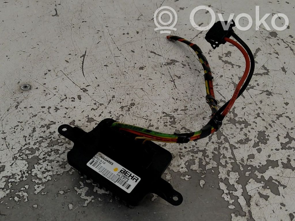 Peugeot 5008 Rezystor / Opornik dmuchawy nawiewu 