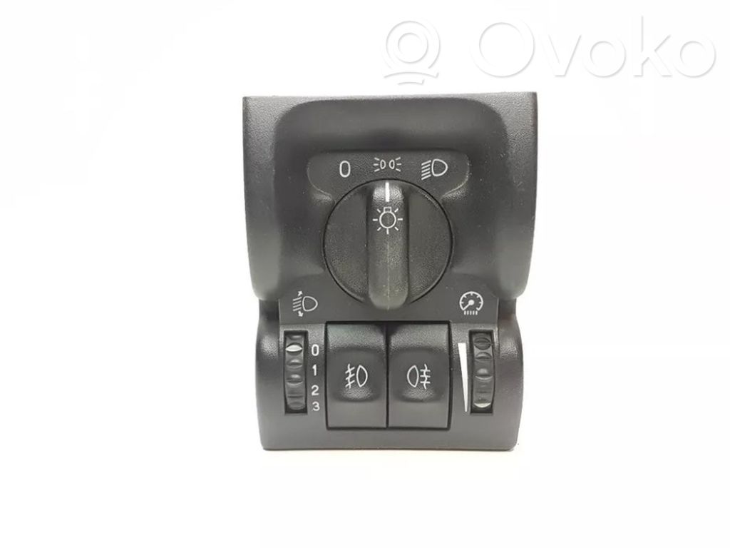 Light switch   09228133