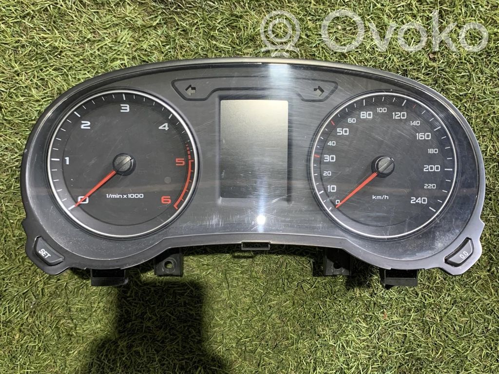 Audi A1 Speedometer (instrument cluster) 