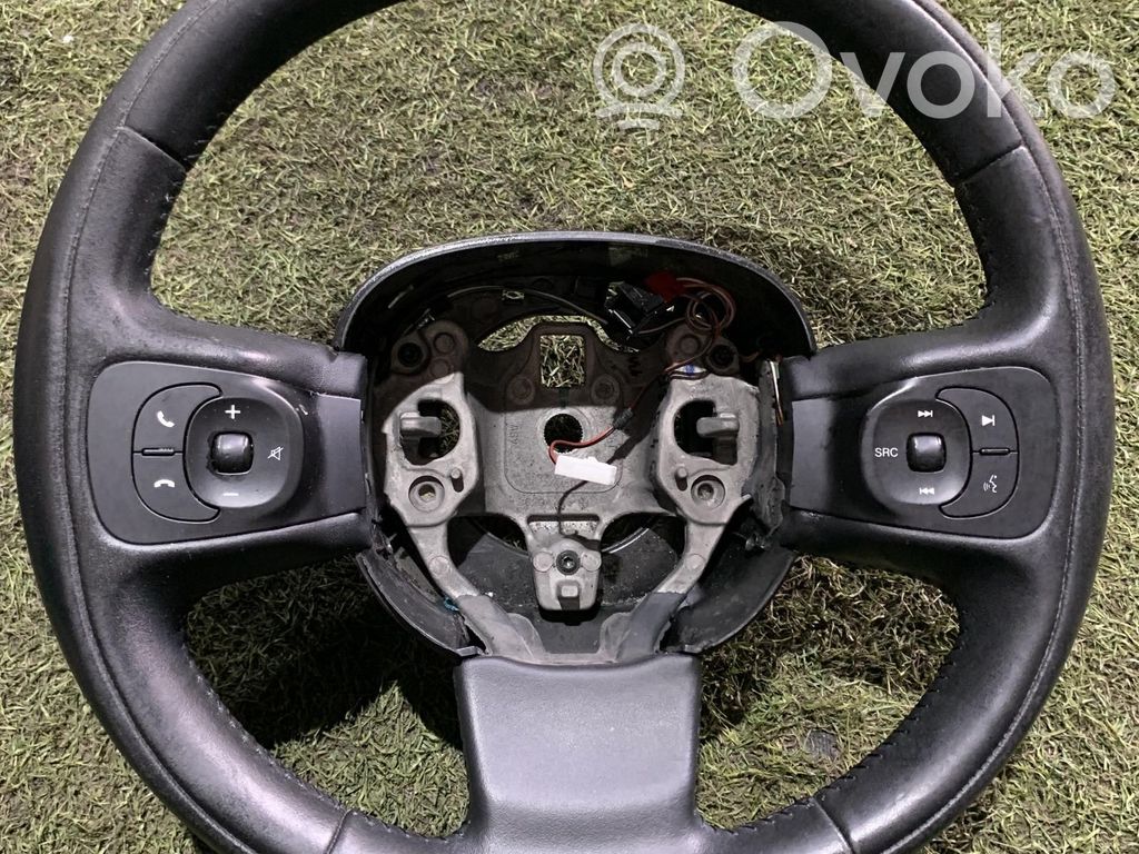 Fiat 500L Ohjauspyörä 