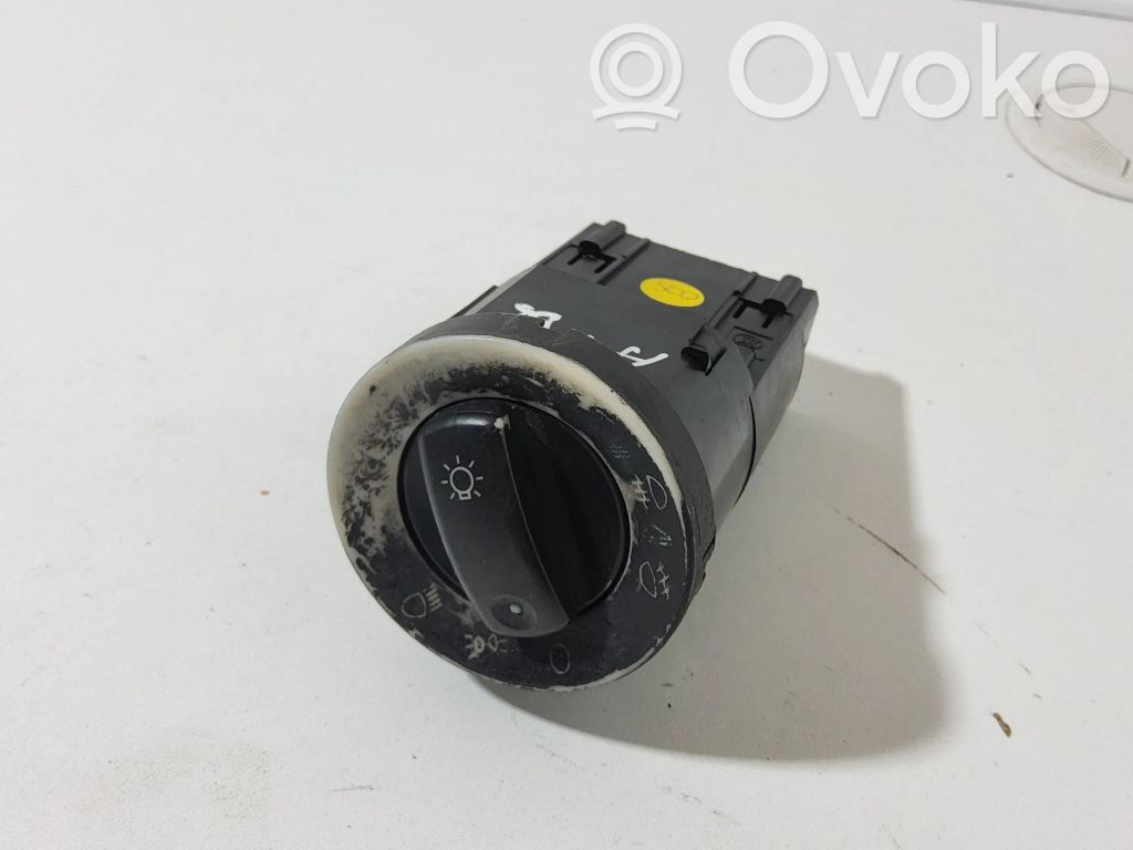 Audi A4 S4 B6 8E 8H Light switch 