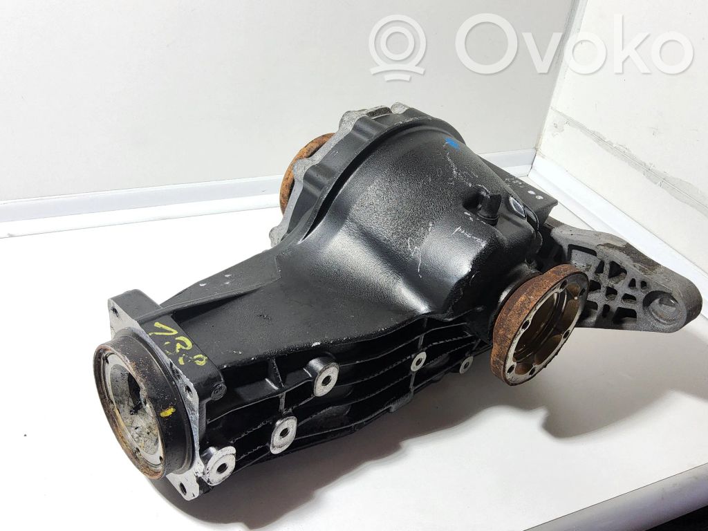 Audi A4 S4 B6 8E 8H Galinis reduktorius 