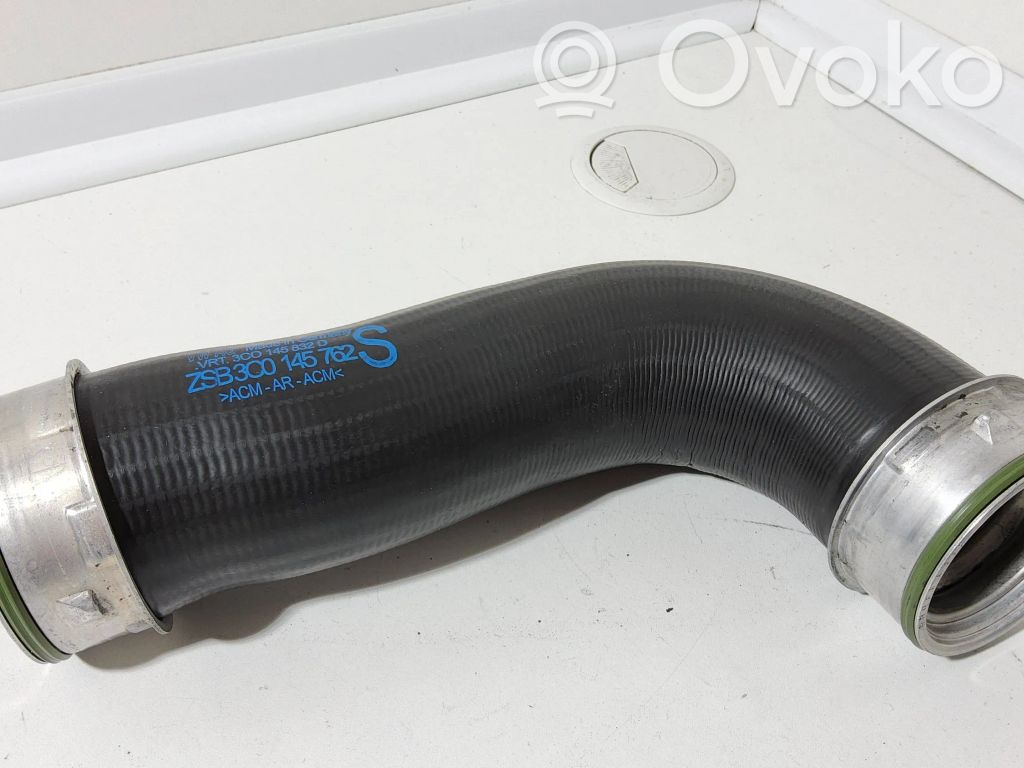 Volkswagen PASSAT B6 Intercooler hose/pipe 