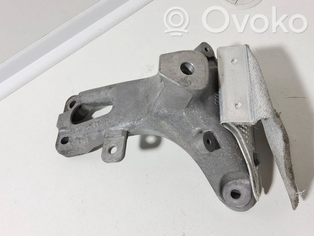 Audi A4 S4 B8 8K Engine mounting bracket 