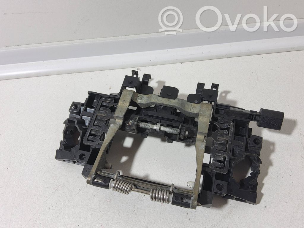 Audi A8 S8 D3 4E Rear door exterior handle/bracket 