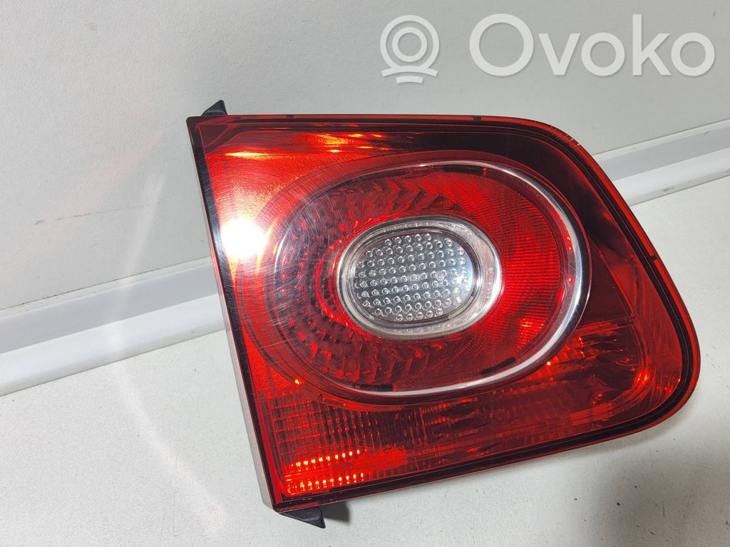 Volkswagen Tiguan Lampy tylnej klapy bagażnika 