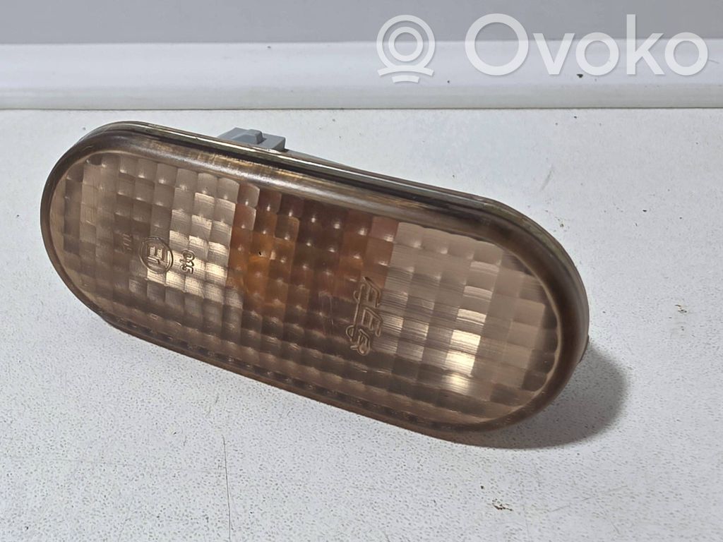Volkswagen Golf III Seitenblinker 