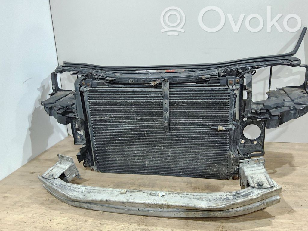 Audi A8 S8 D3 4E Radiatoru panelis 