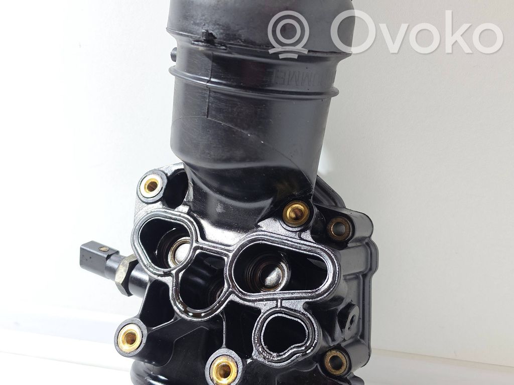 Audi A3 S3 8P Supporto di montaggio del filtro dell’olio 