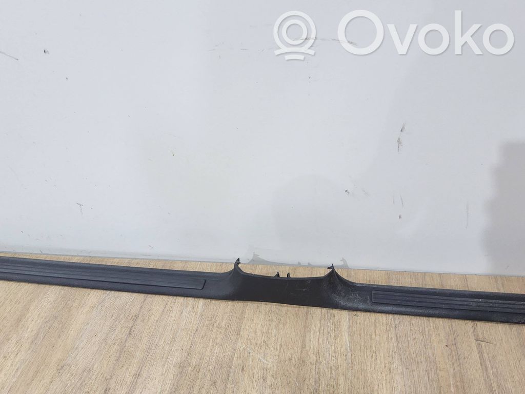 Audi A6 S6 C4 4A Otras molduras del borde/pilar 