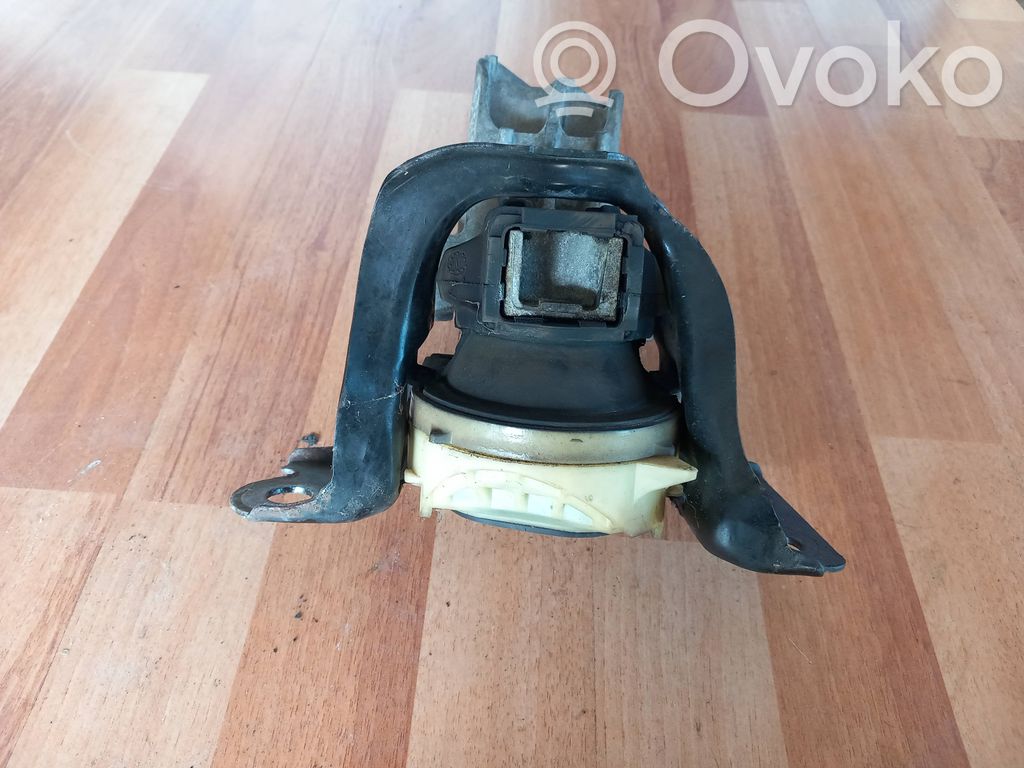 Renault Clio III Engine mount bracket 
