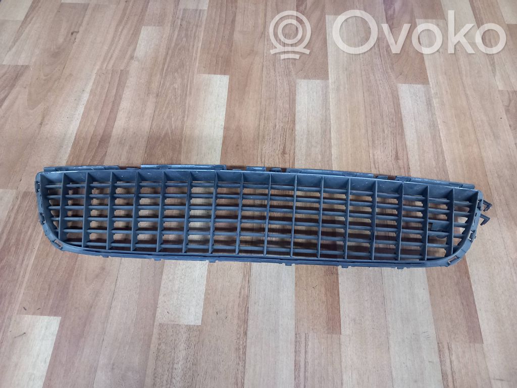 Opel Vectra C Rejilla inferior del parachoques delantero 