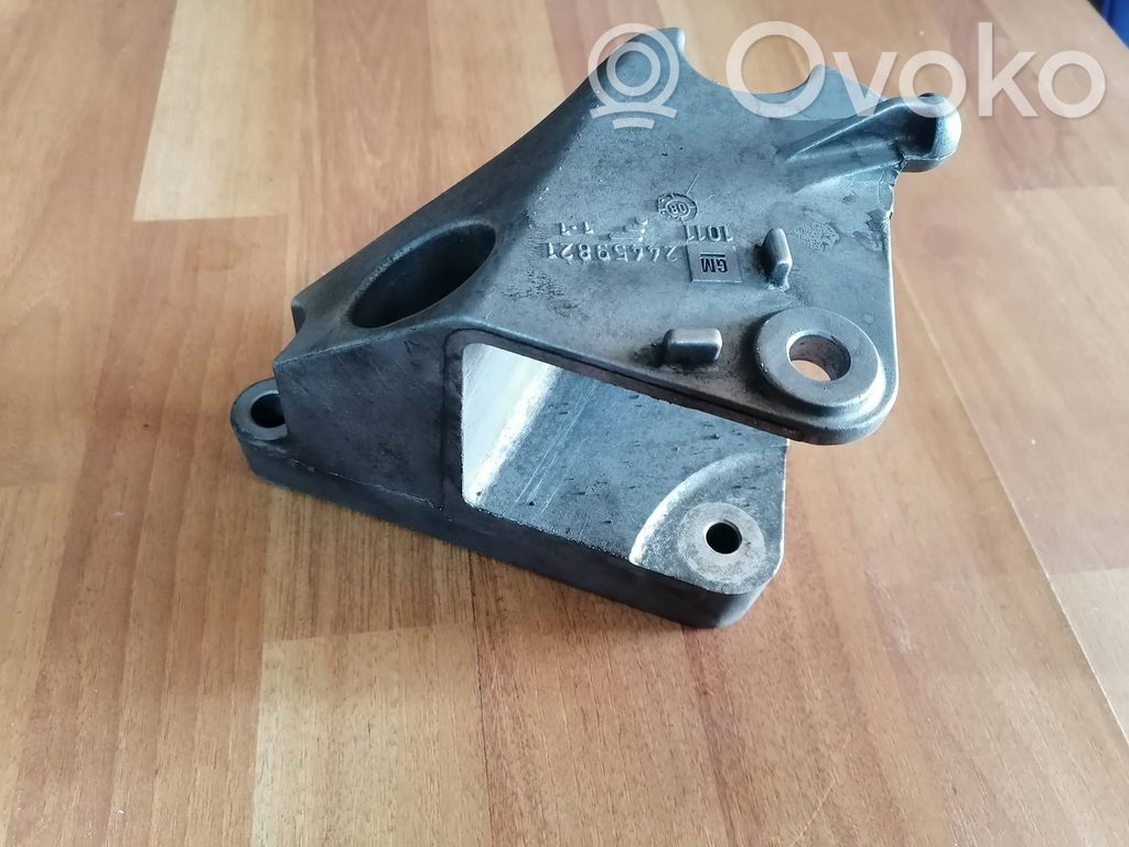 Saab 9-3 Ver2 Engine mounting bracket 