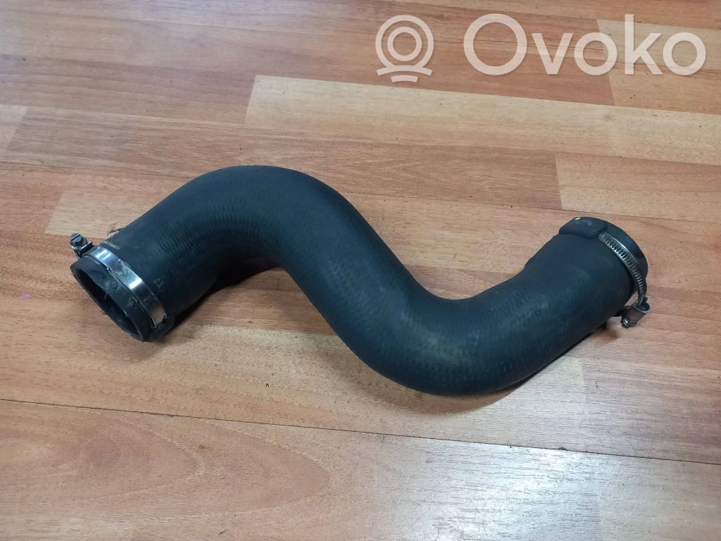 Peugeot 508 Intercooler pipe mounting bracket 