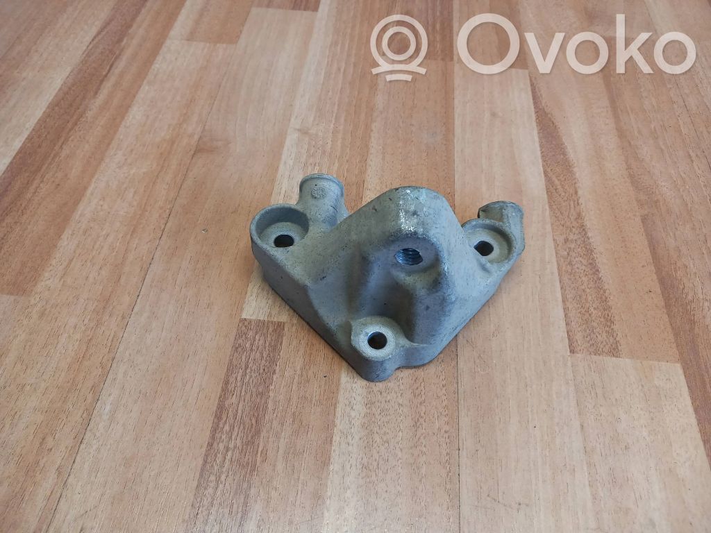 Renault Laguna III Engine mounting bracket 